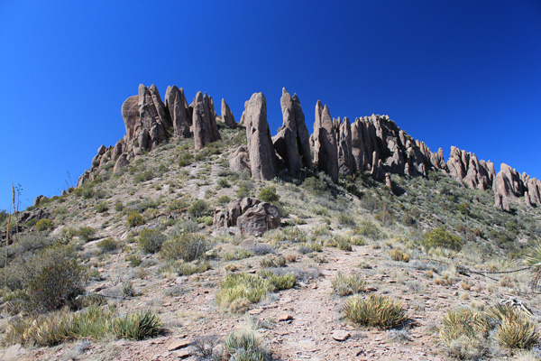 Summit hoodoos from the Superstition Ridgeline Trail