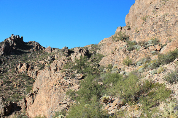 From the lower saddle we traversed to the higher saddle below Ragged Top's south face.