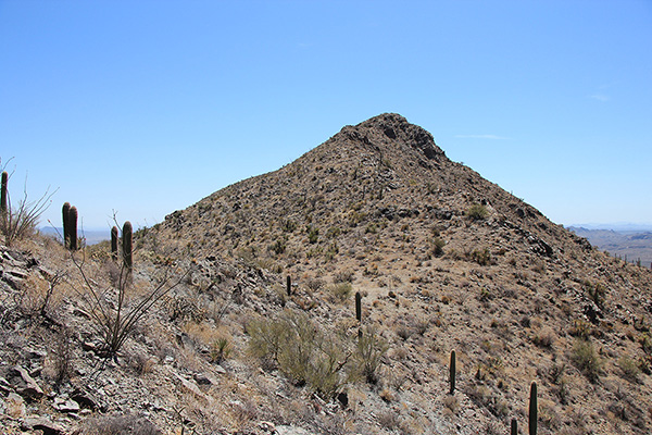 Approaching the saddle below Maricopa Peak