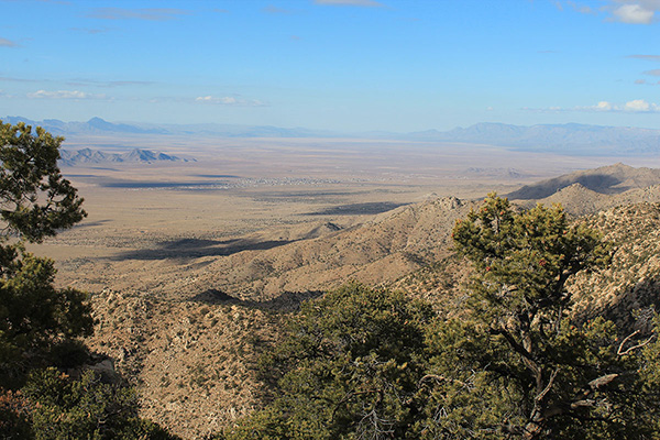 Looking down into the Hualapai Valley from the Peacock Peak summit
