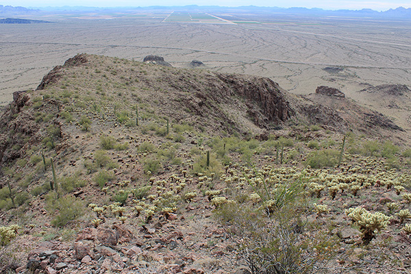 My descent off the broad bench was down the ridge to the right beyond my ascent canyon