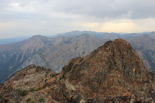 The view west from Krag Peak with it's subsidiary summit on the right