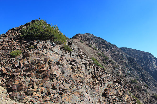 The south ridge of Red Mountain leads towards the summit