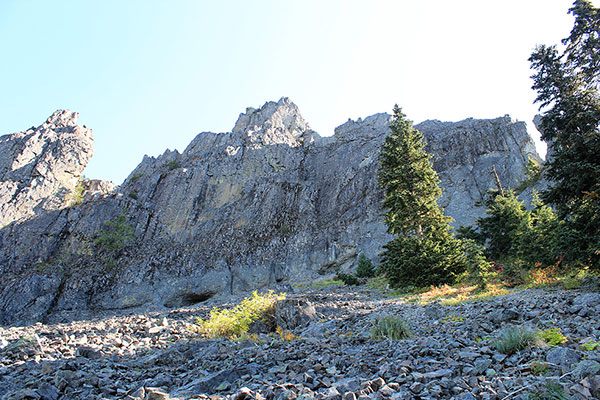 The Tidbits Mountain summit rises to the south from the Tidbits Mountain Trail