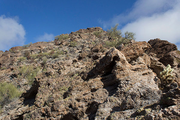 From the upper saddle the ridge leads straight up towards the summit